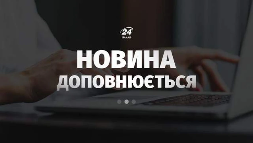 Нікол Пашинян після підписання указу про призначення прем'єр-міністром Вірменії