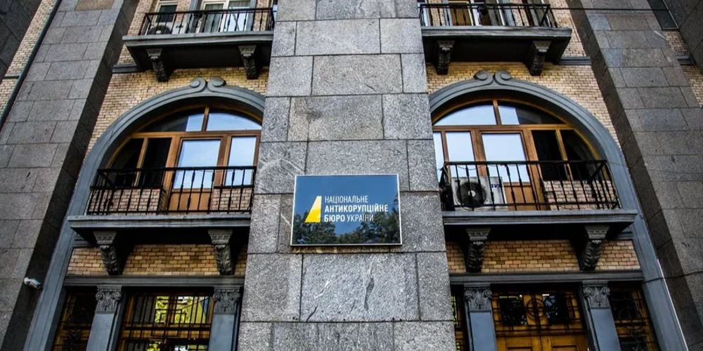Спецоперація НАБУ «Форест Гамп»: працівники правоохоронних органів під час обшуків та виявлені документи