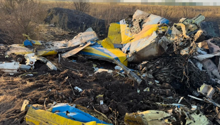 Уламки МіГ-29 на місці падіння у Березівському районі Одеської області та слідчо-оперативна група ДБР