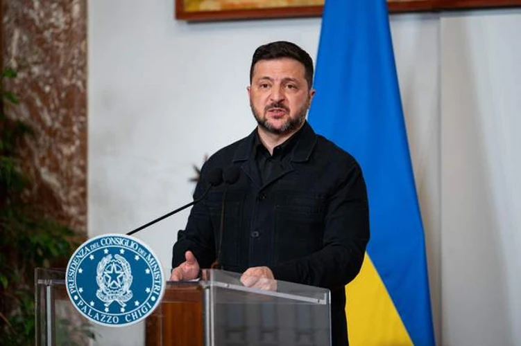 Володимир Зеленський під час вечірнього відеозвернення, присвяченого даним розвідки про підготовку Росією нової хвилі