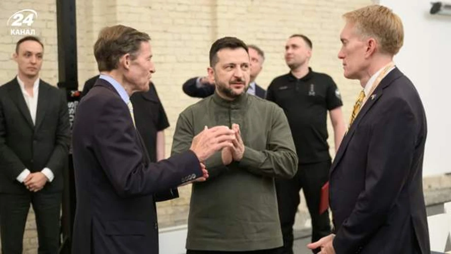 Зеленський і сенатори США в Києві обговорили санкційний тиск і загрозу балістики