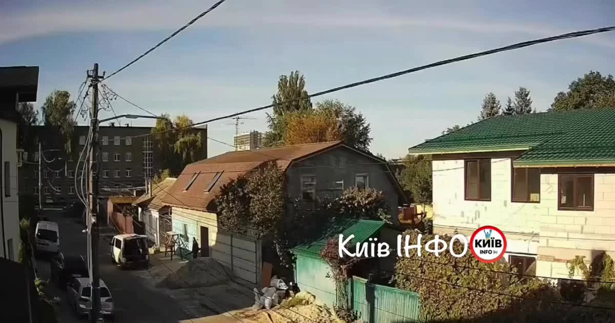 Колаж: Володимир Зеленський і Володимир Путін на тлі теми скасування обмежень на повітряні удари