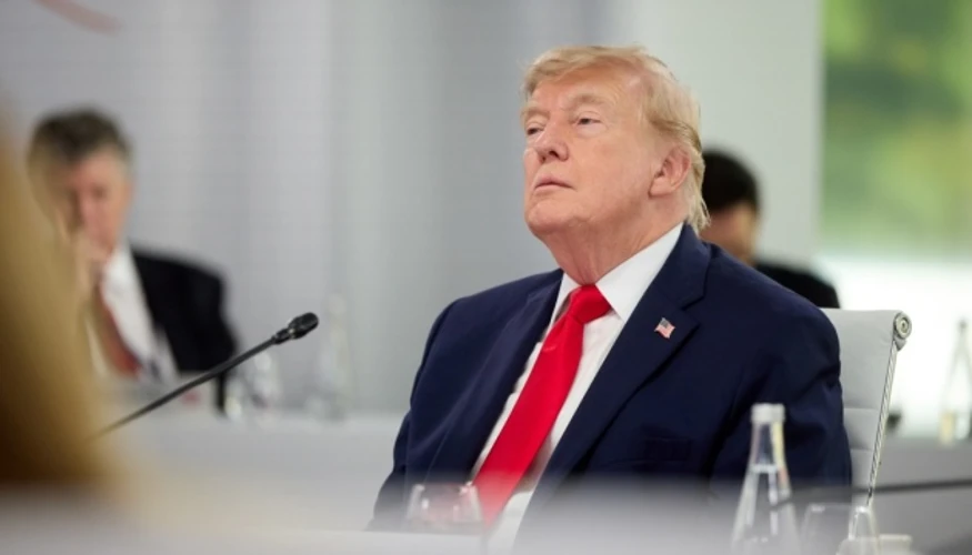 Дональд Трамп виступає на мітингу в Кларксвіллі, штат Теннессі